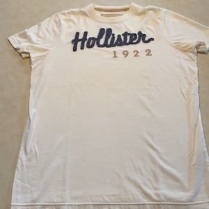 Hollister gently worn short sleeve shirt
